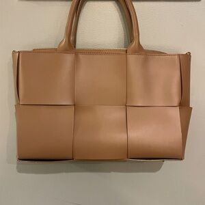 Elegant Tan Woven Tote Bag